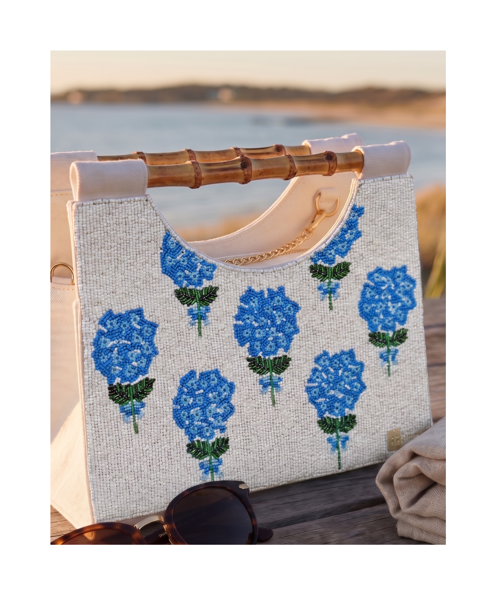Bagteria ビーズ刺繍バッグ　ボックスイブニングバッグ　バッグテリア 昭和に花開いた伝統工芸】和のビーズ刺繡コレクション『美しいビーズ