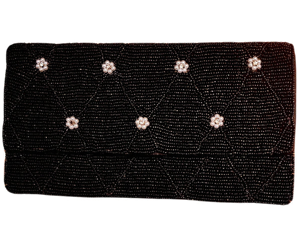 Elegant Evenings: The Craftsmanship of the Beaded Clutch